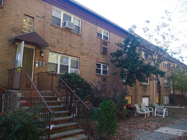 196 College Dr, Edison, NJ 08817