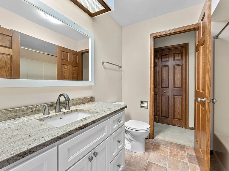 20 E Waukau Ave #1 — Photo 7