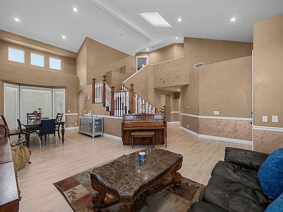3rd image of 44930 Tortola Cir