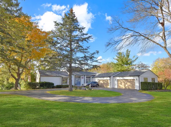 23400 W Cattail Ln, Barrington, IL 60010