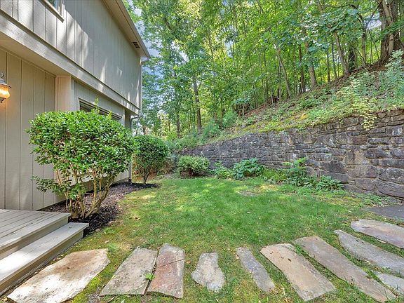 3rd image of 3520 Stonehenge Sq