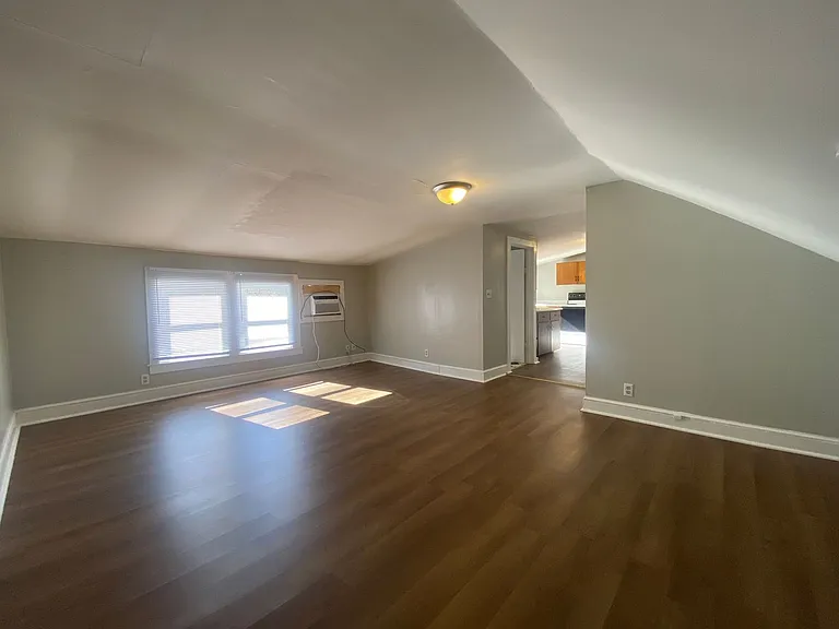 1105 Bloomingdale Pike — Photo 5