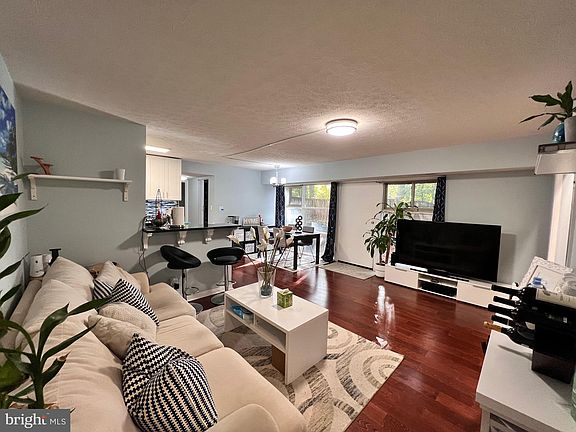 5th image of 4379 Americana Dr APT 10