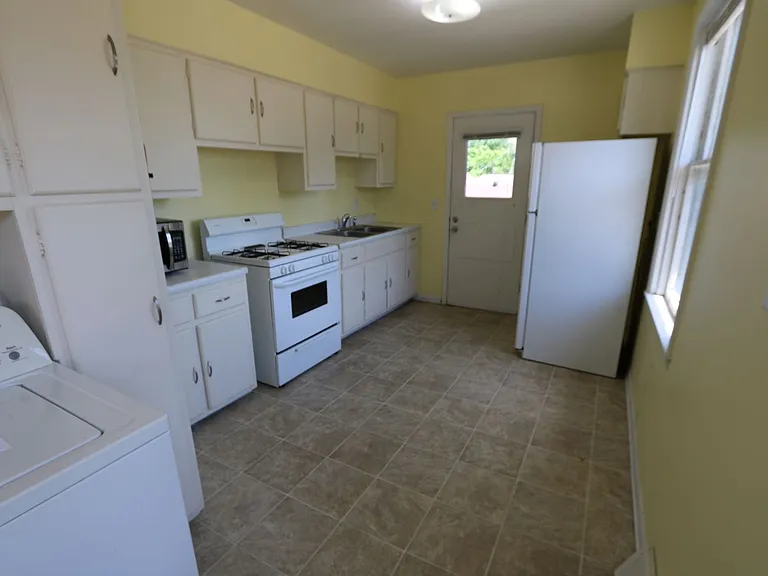 900 and 902 N 4th St — Photo 3
