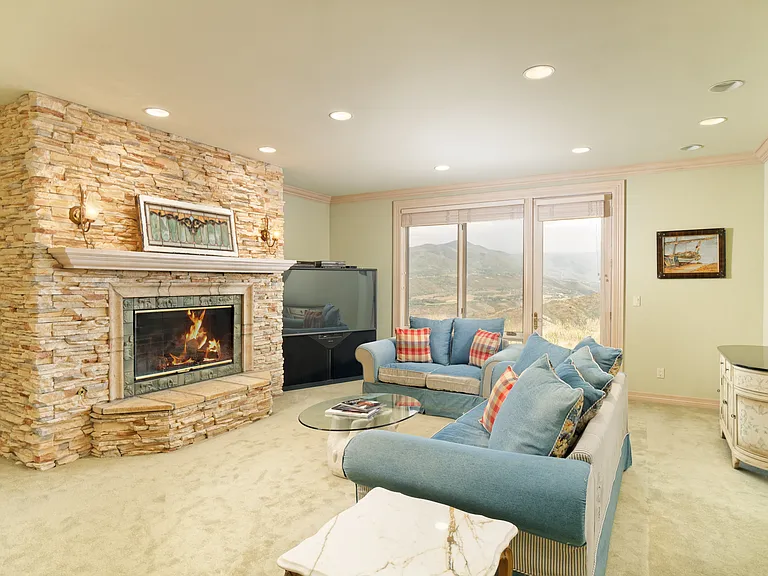 2438 Juniper Hill Dr — Photo 18