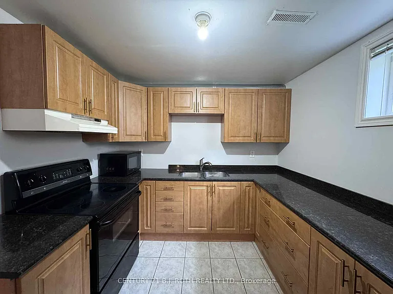 22 Mapleton Ave #LOWER — Photo 9