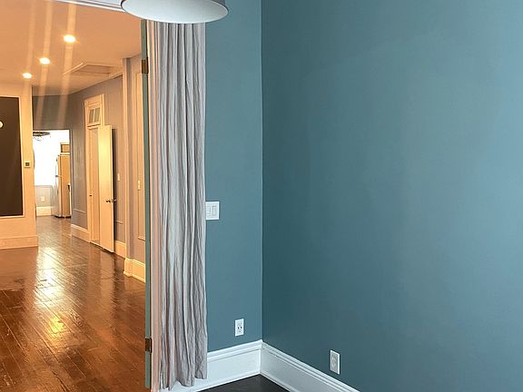 4th image of 25 Gautier Ave