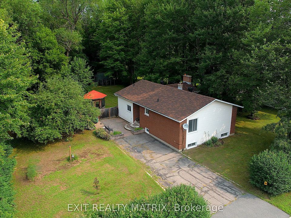 1st image of 2174 Des Pins St