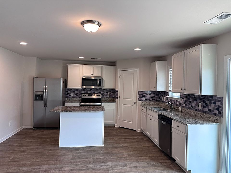 16 Yellow Kelp Hopkins SC Zillow