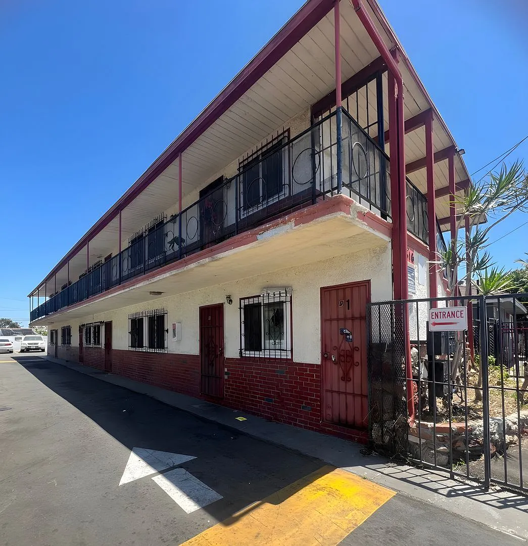 1 bed, 1.0 bath, $1,629 — Photo 1