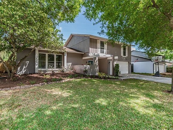 2nd image of 15823 Knollview Dr