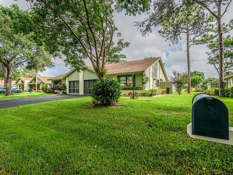 1st image of 4305 Palm Forest Dr N