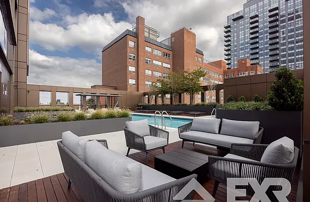 Rented by EXR | media 21