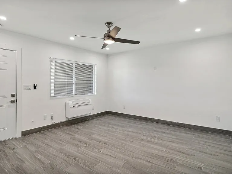 Palm Terrace Apartments — Photo 20