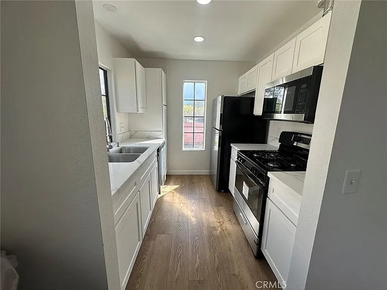 2554 Olive Dr #34 — Photo 3