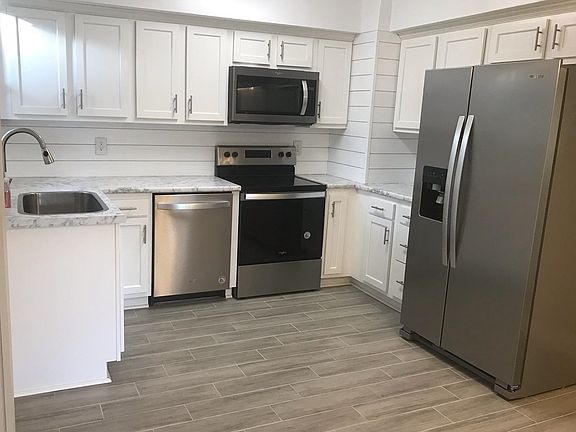 4th image of 2213 Fordham Cir N