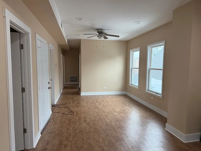 E 92nd Pl — Photo 3
