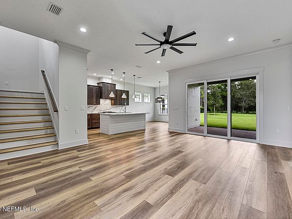 5th image of 405 LACOSTA VILLA CT