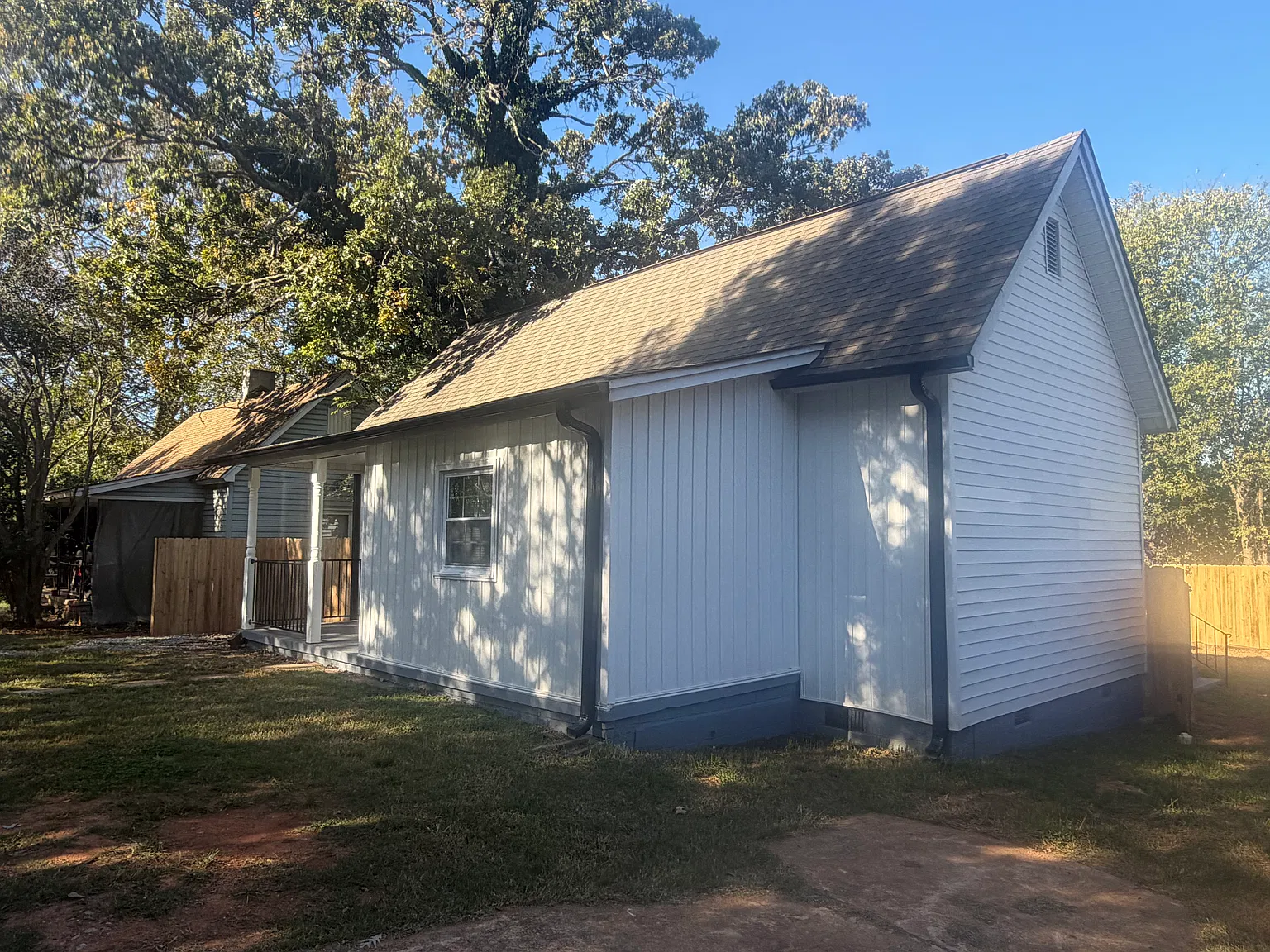 3 bed, 946 sqft, $1,400 — Photo 1