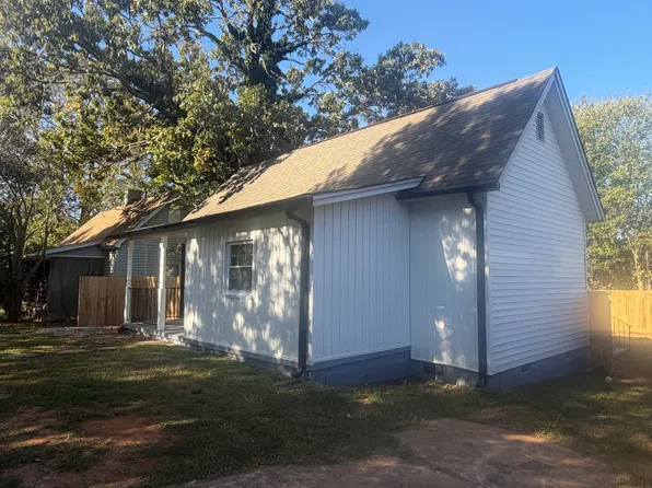 4 Henry St, Greenville, SC 29605