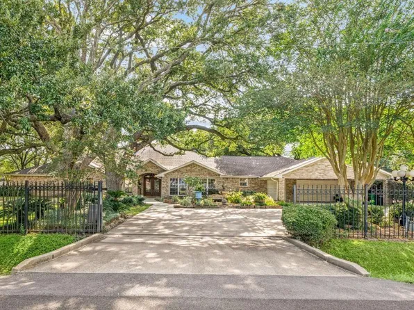 3519 Singleton Rd, Baytown, TX 77521