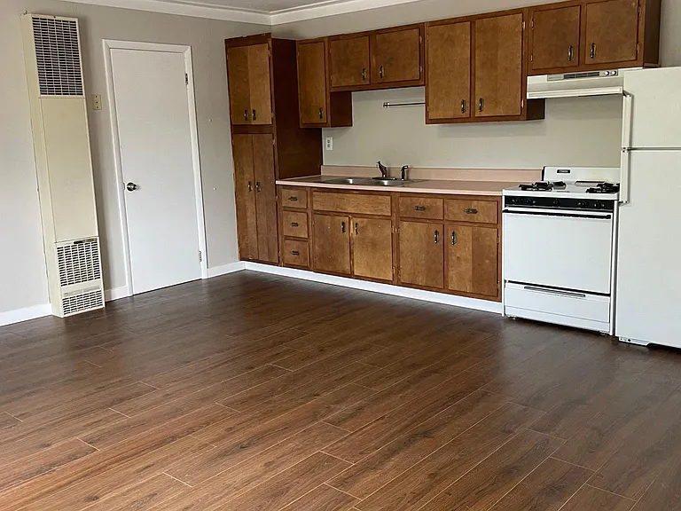 610 E 3rd Ave #3 — Photo 1