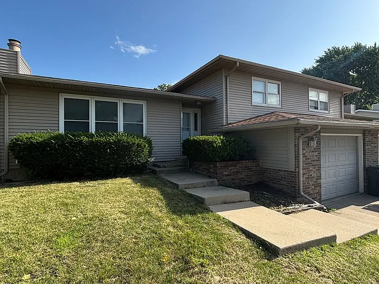746 Olympic Dr — Photo 2