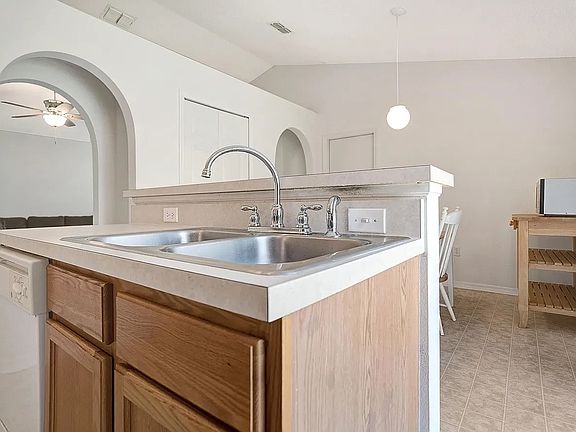 2nd image of 2049 Wiley Oaks Ln