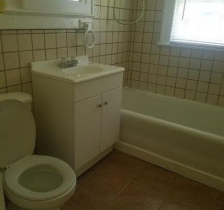 3rd image of 5233 Highland Ave