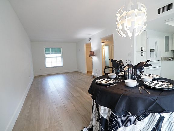 3rd image of 12384 SW 51st Place