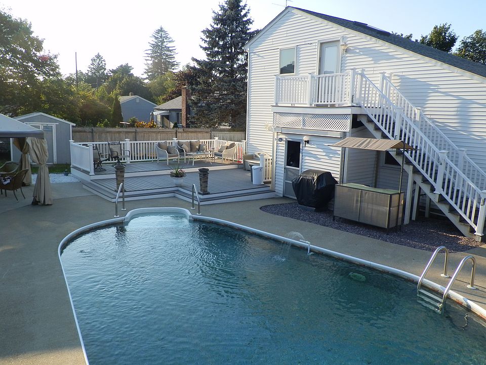 1st image of 15 Idola St