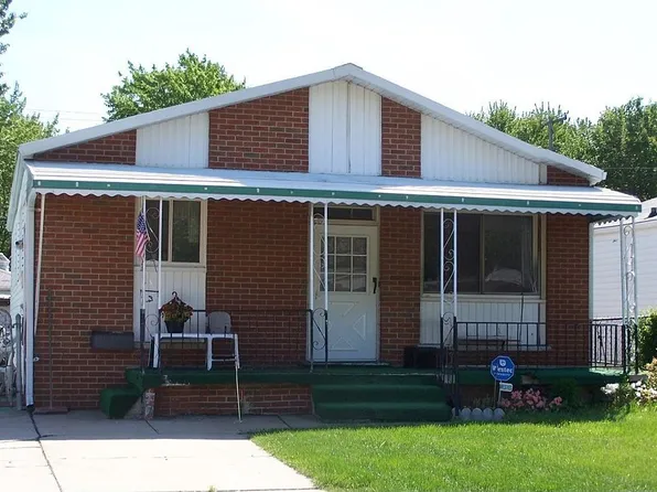 32000 Saint Margaret St, Saint Clair Shores, MI 48082