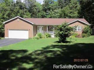 112 Hobert Ln, Beaver, WV 25813