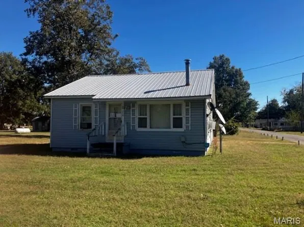 210 Dixie St, Parma, MO 63870