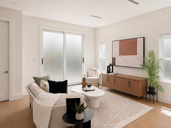 5th image of 6176 Elgin Ave #2