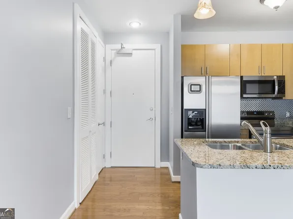 711 Cosmopolitan Dr #213, Atlanta, GA 30324