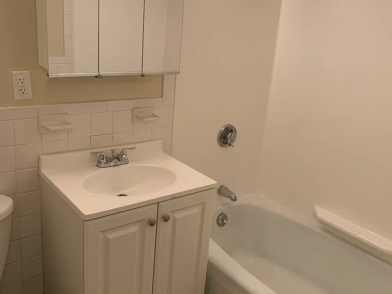 1025 Hancock St #6D — Photo 15