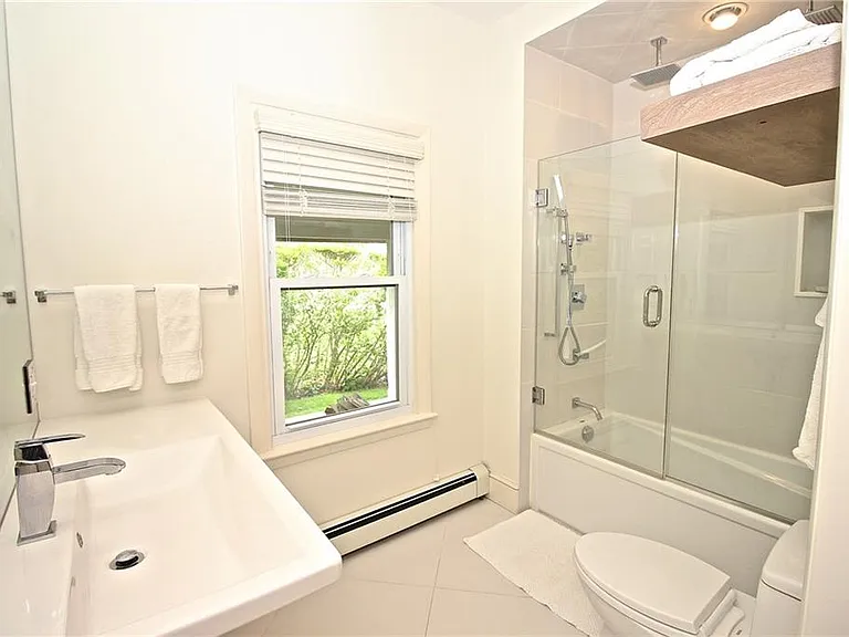 215 Coggeshall Ave — Photo 33