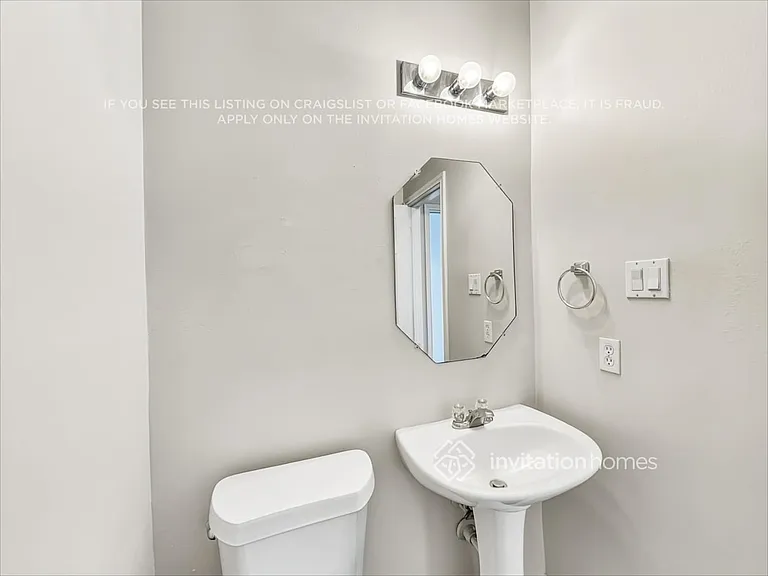 3807 Liberty Square Trl — Photo 18