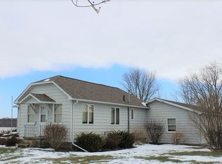 13596 Frog Pond Rd, Fulton, IL 61252