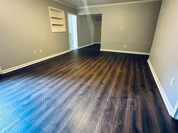 5th image of 507 Sharon Dr