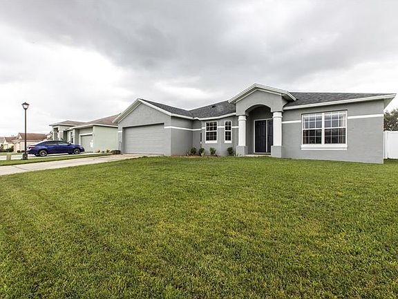 3rd image of 7911 Oak Run Cir