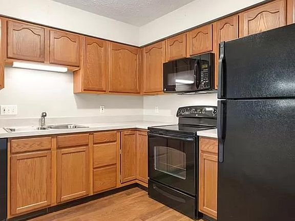3rd image of 1148 N Windmill Ct