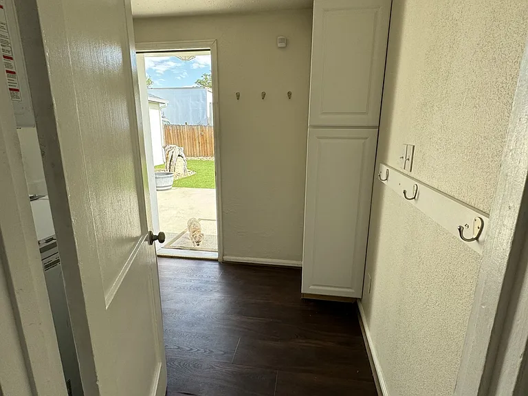 Mudroom/Laundry