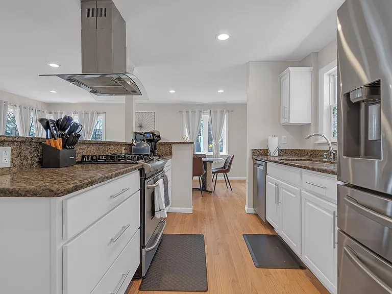 1100 Edmer Ave — Photo 17