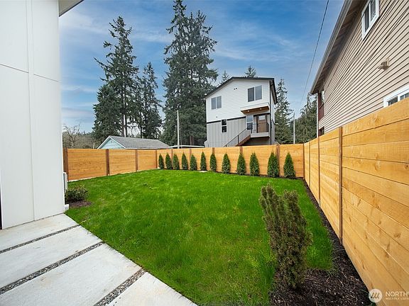 3rd image of 12531 25th Avenue NE #C