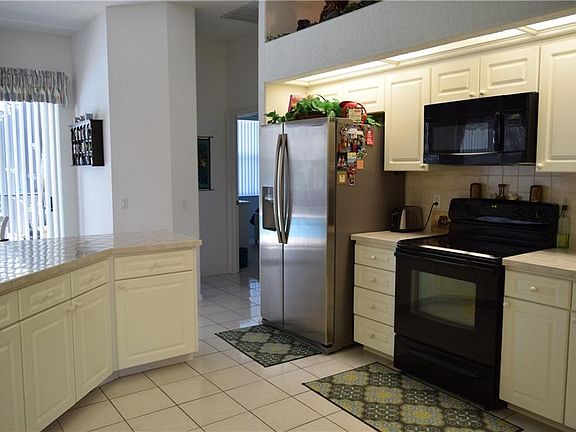 4th image of 2712 Aston Ave