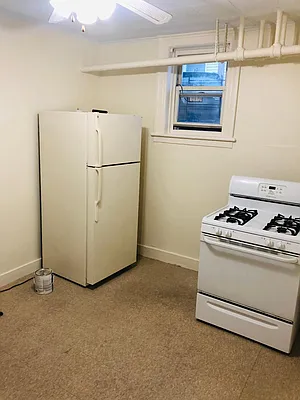 Rented by Halvatzis Realty | media 1