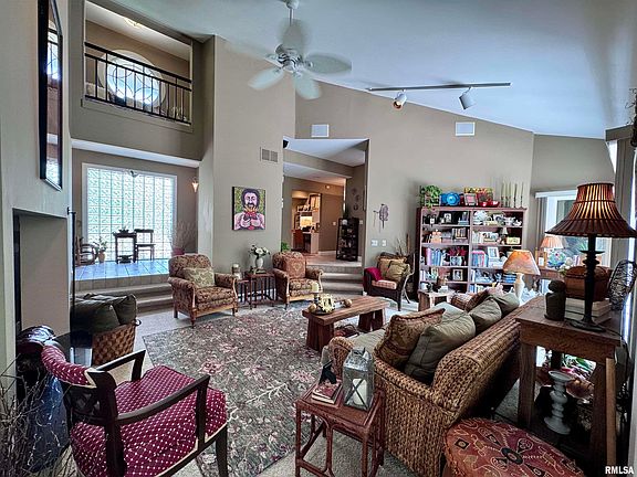 5th image of 14 Elmo Dr