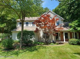 9 Tracey Ct, Clifton Park, NY 12065